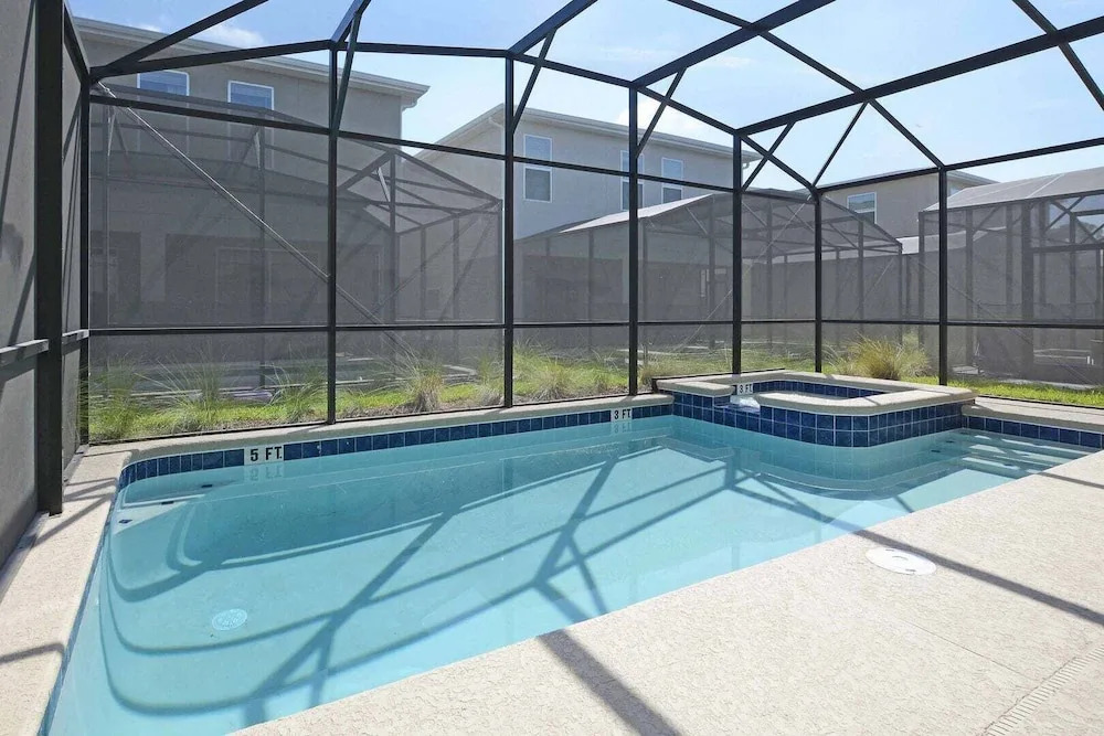 Home Away From Home! 6br, 5.5 BA