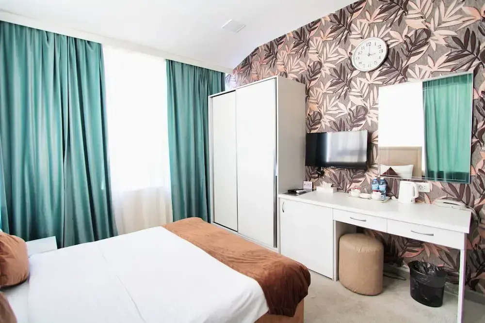Sunday Palace Hotel