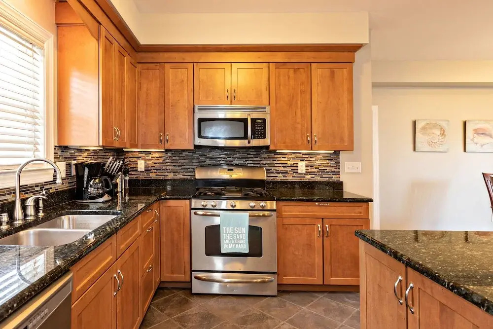 Newly Renovated Beach Cottage Walking Distance to Virginia Beach Oceanfront and Boardwalk