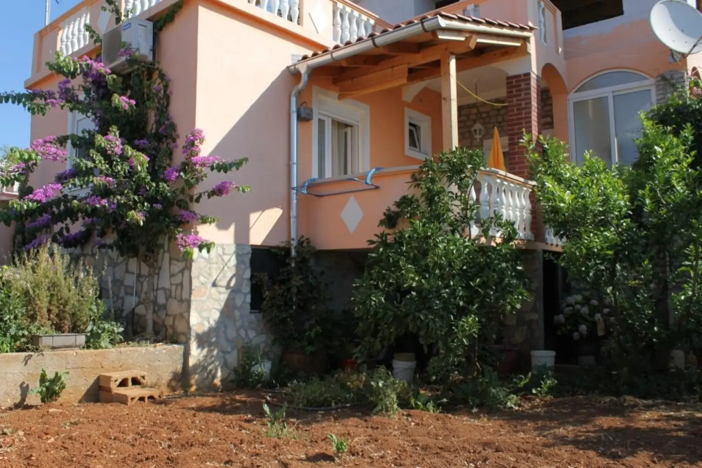 Ralje - 100m From the sea & Free Parking - A2