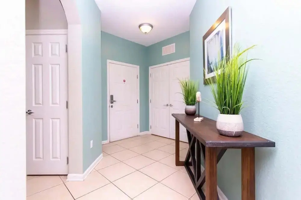Spacious 2Bd Condo - Pool Hot Tub - Near I-drive