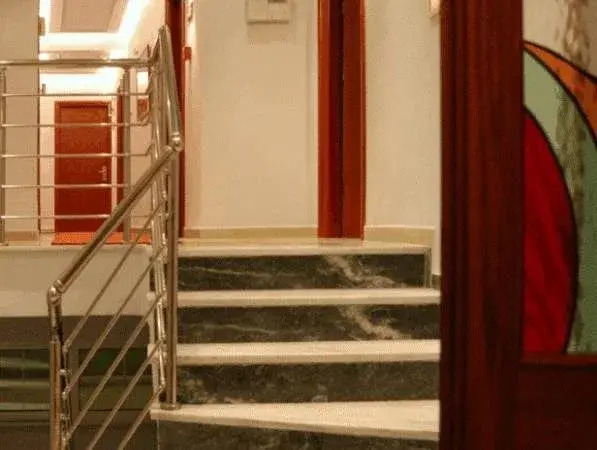 Hotel Avra