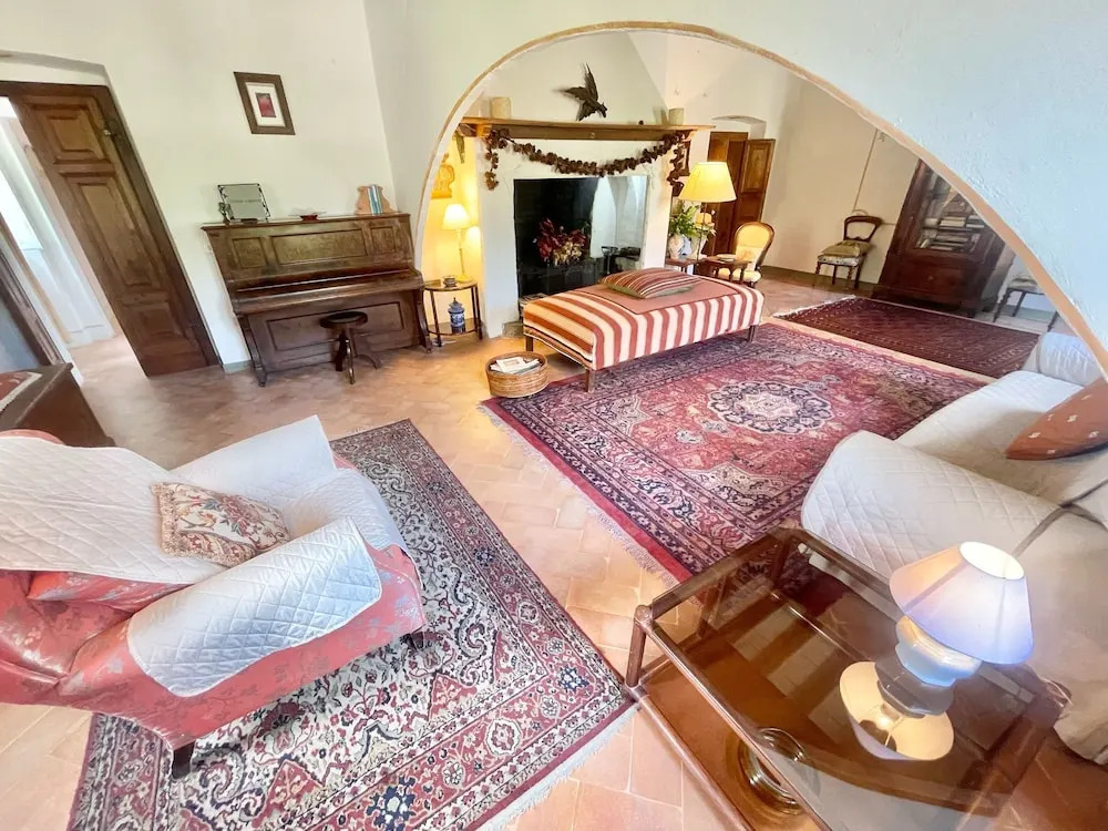 Adam House, Exclusive Pool, Outstanding Views, Vast Garden, Aircon, Sleeps 8