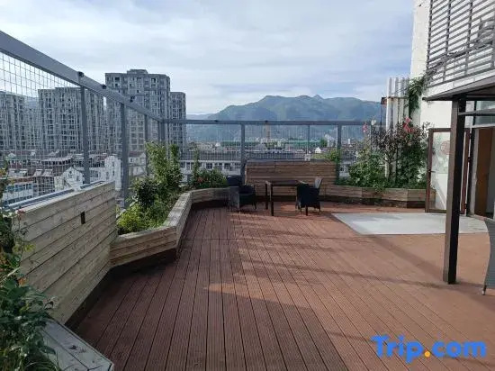 Xianju Skyscraper Atour Hotel