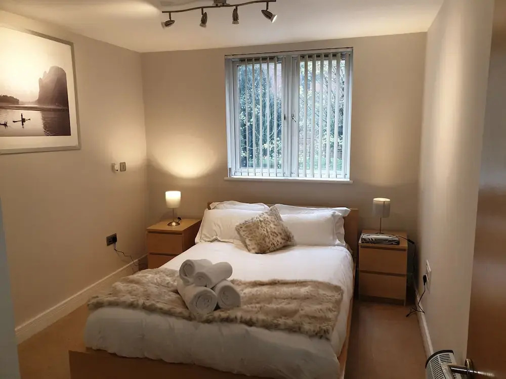 Birminghams Hidden Gem Emerald Apartment, Sleeps 4