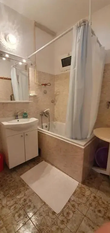 4 An apartment for 3 in the center