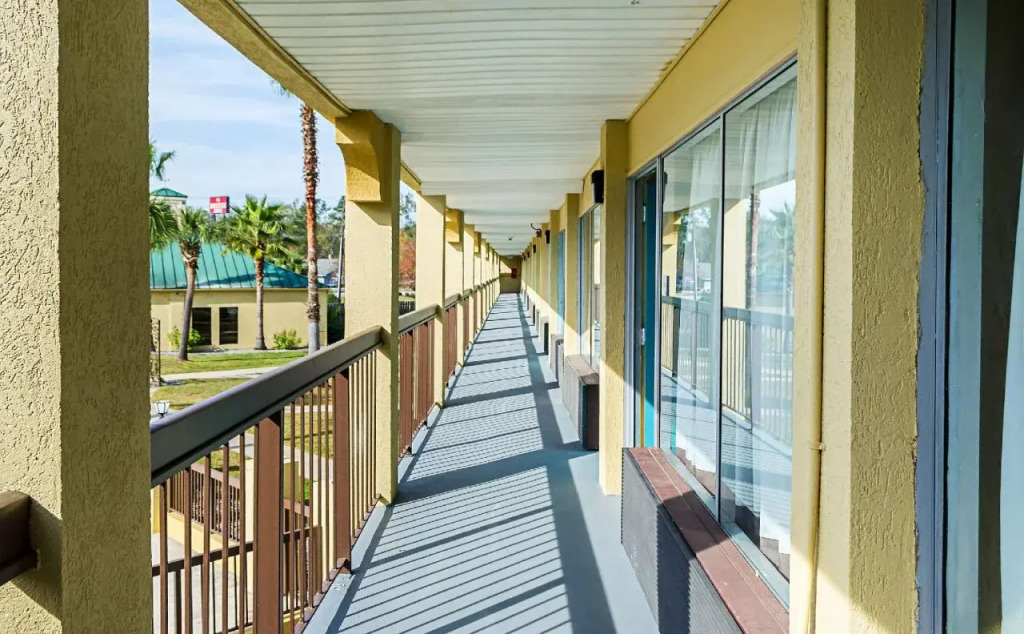 Econo Lodge Inn & Suites Hardeeville I-95