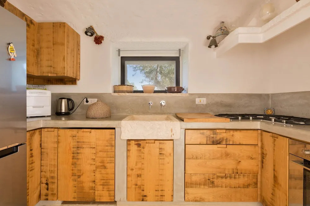 298 Trullo Luna by Perle di Puglia