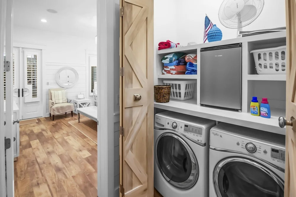 Buckeye On The Beach Gulf Front Seaside, Fl Right Next To Town Center, Sleeps 10! 4 Bedroom Home by RedAwning
