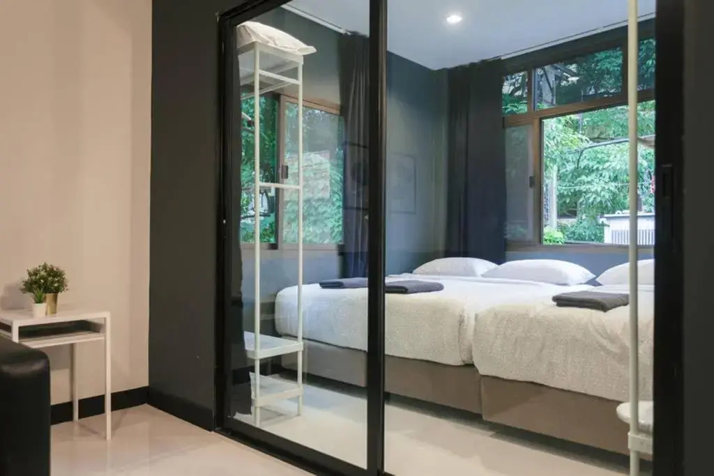 S2 Silom Large room 4-6 guests Full kitchen WIFI