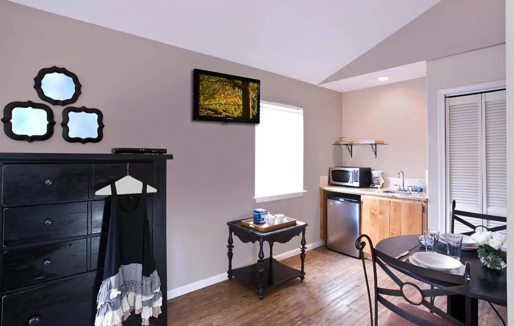 Blanco Riverside Cottages