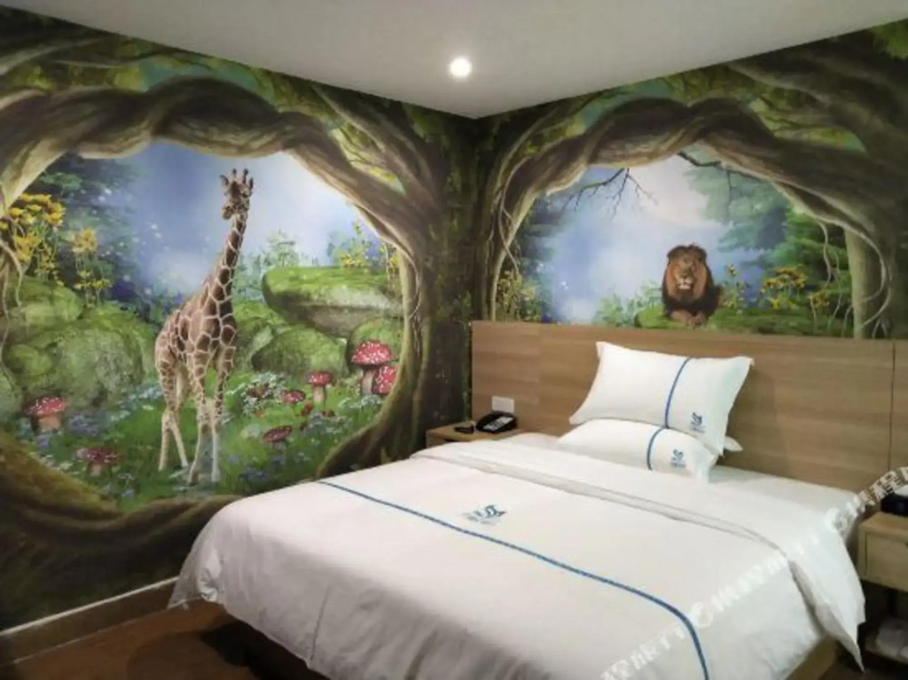 Lanli Lily Hotel (Yangjiang East Huicheng Branch)