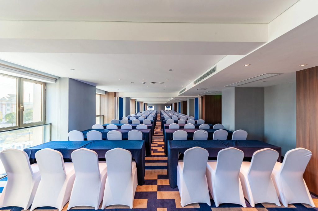 Holiday Inn Express Shanghai Baoyang by IHG