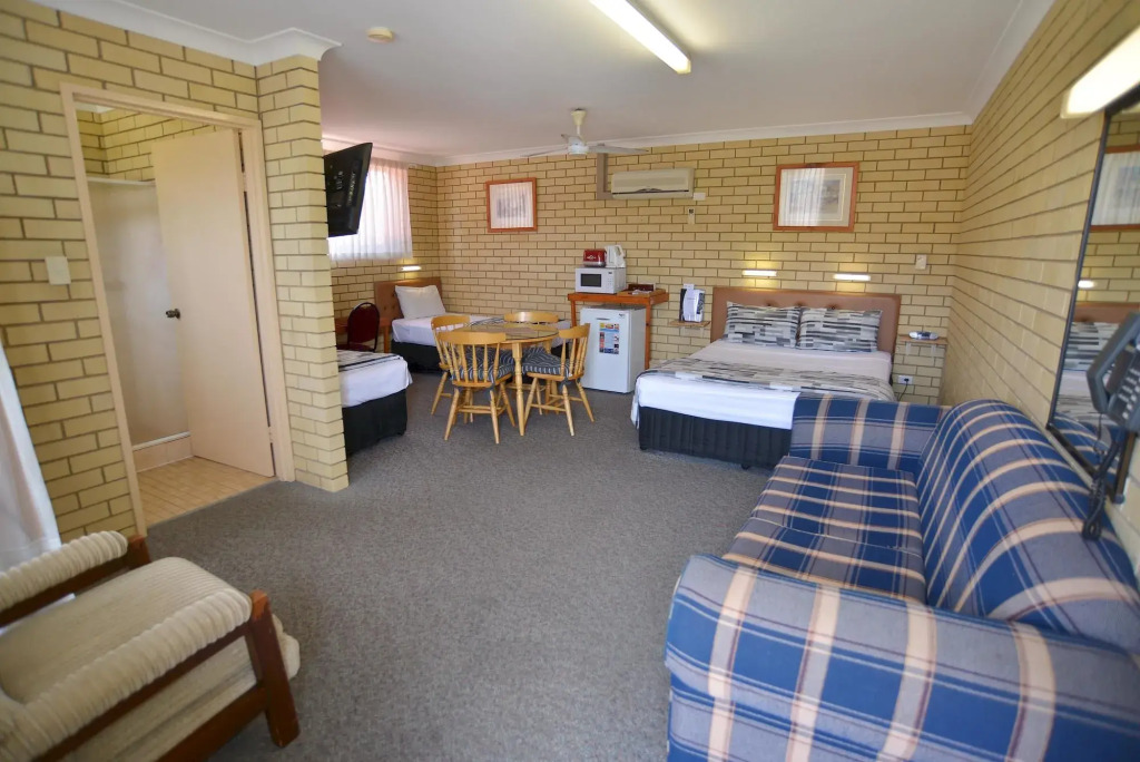 Coast Inn Motel