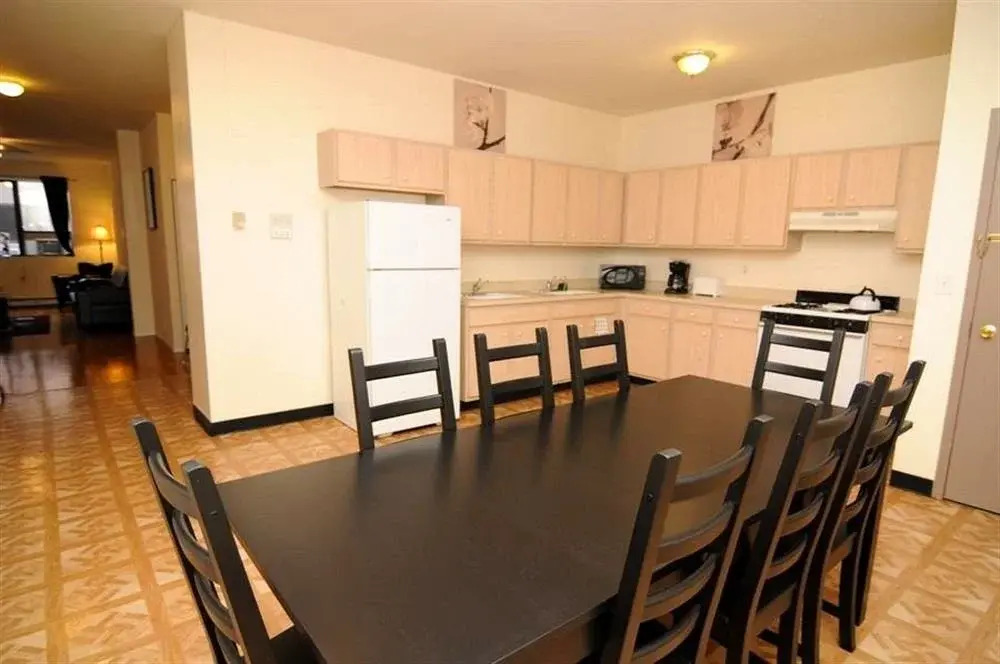 Brooklyn Deluxe Suite Apartments