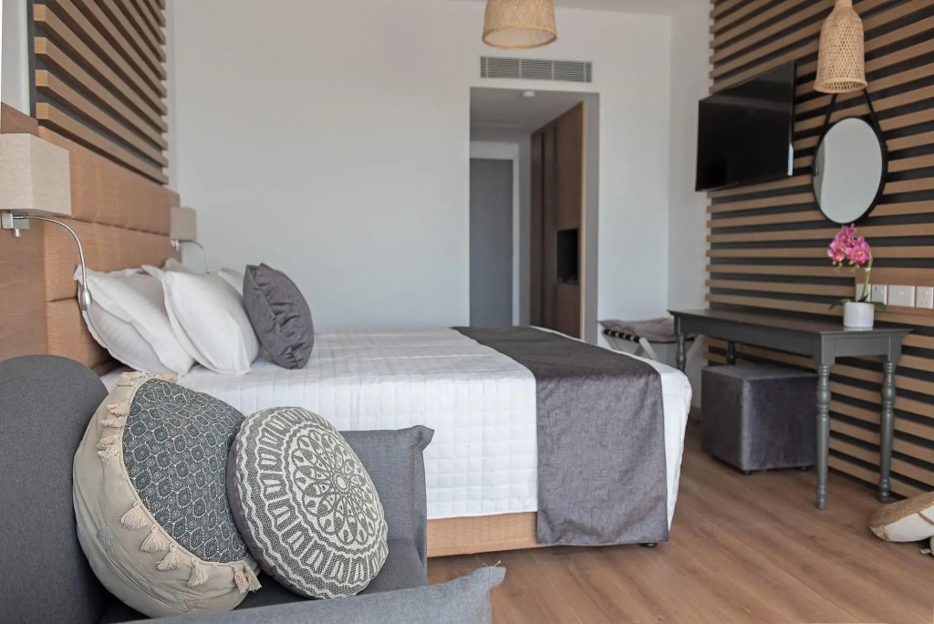 Piere - Anne Beach Hotel