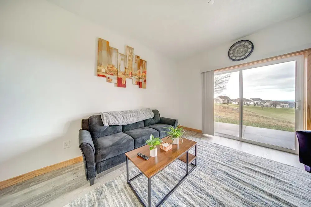 Golf Course View: Centrally Located Condo in Erie