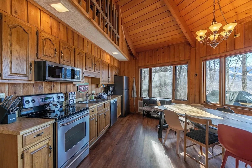 Vista 360 - Roundhouse With Views, AC, 1mi From Beech Ski