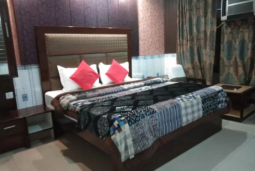 Collection O 28628 Hotel Himgiri Residency