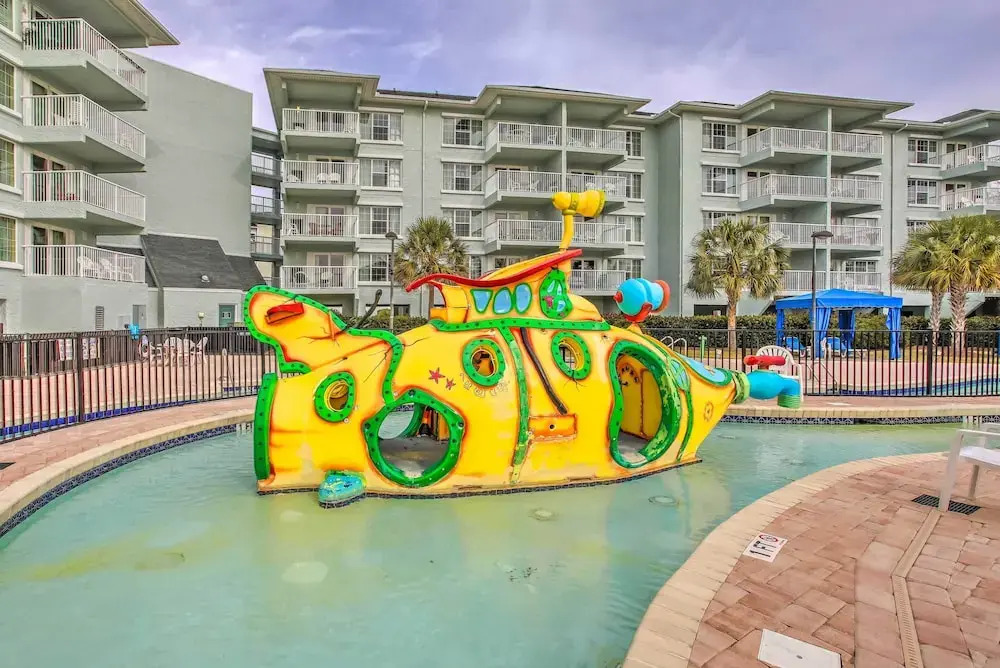 Summerhouse Villas Condo: Private Resort Beach