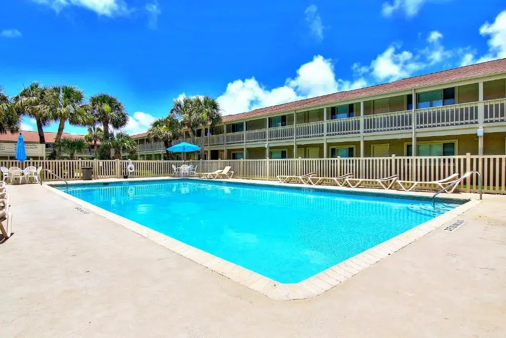 Courtyard #209 Condo