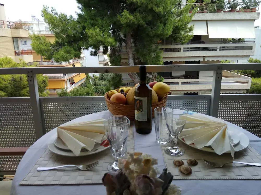 Top Floor Cozy Apartment near Beach