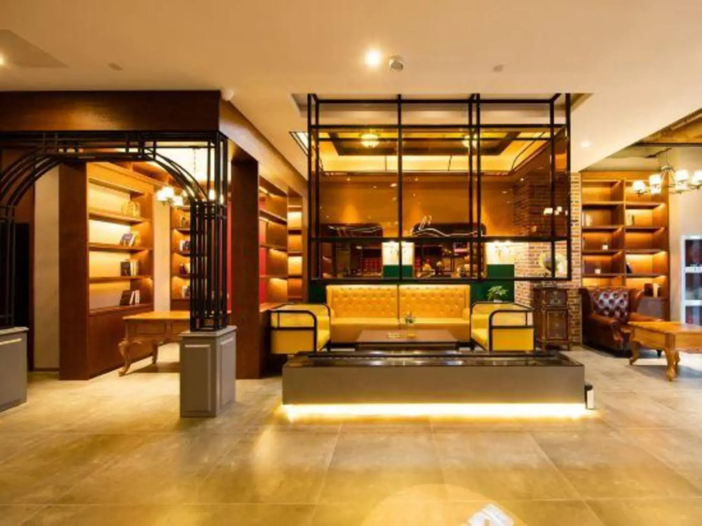 James Joyce Coffetel Hotel (Jinan West Railway Station Convention and Exhibition Center)
