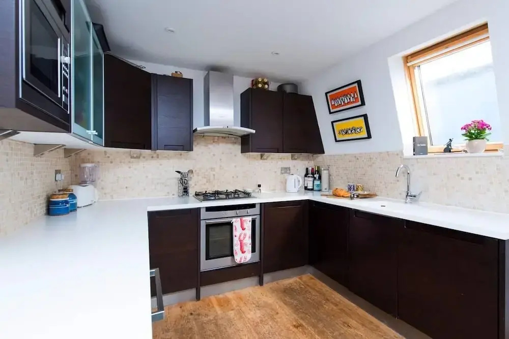 Lovely, Spacious 1BR Central Flat