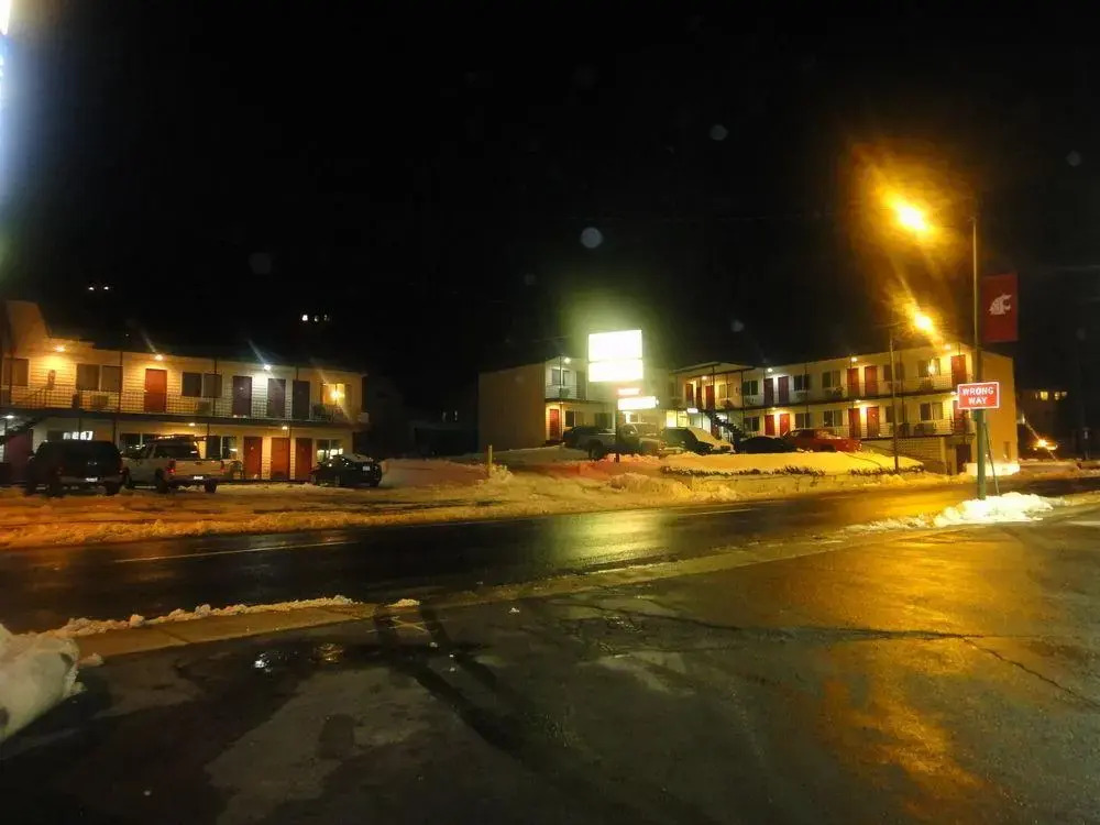 Pinelodge Motel