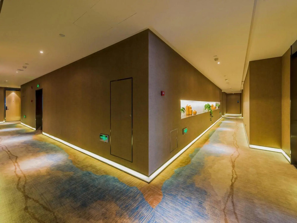 Elegance Hotel