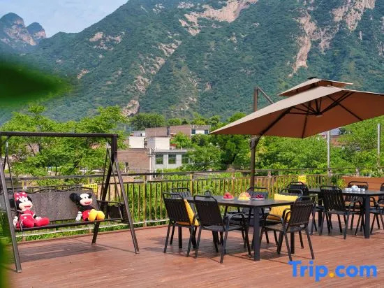 Qixia Mountain Residence Homestay (Huashan Scenic Area Tourist Center Store)