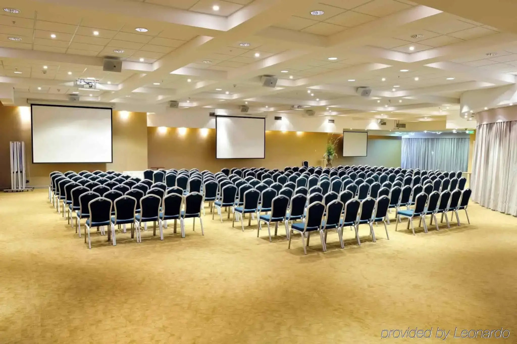 Radisson Ciudad Empresarial