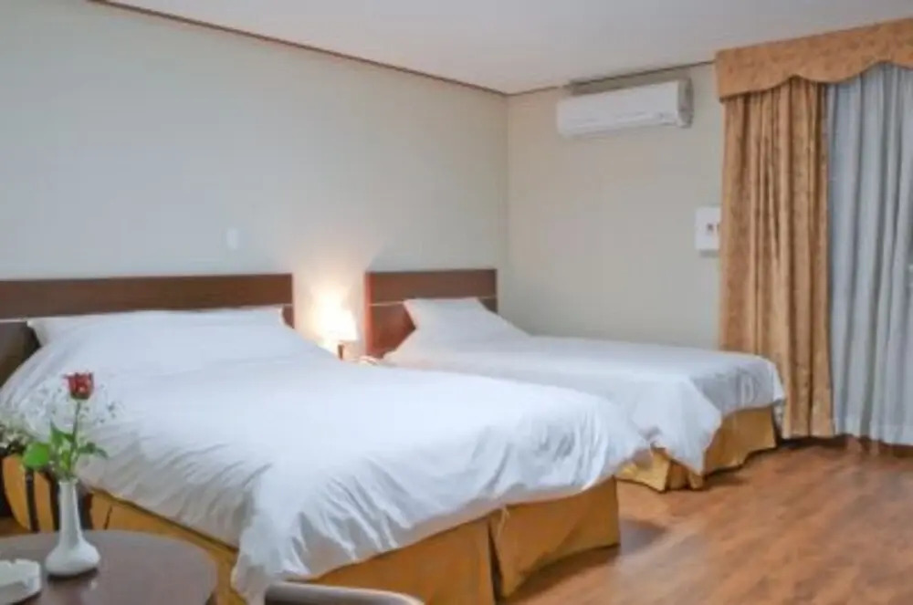 Yes Hotel