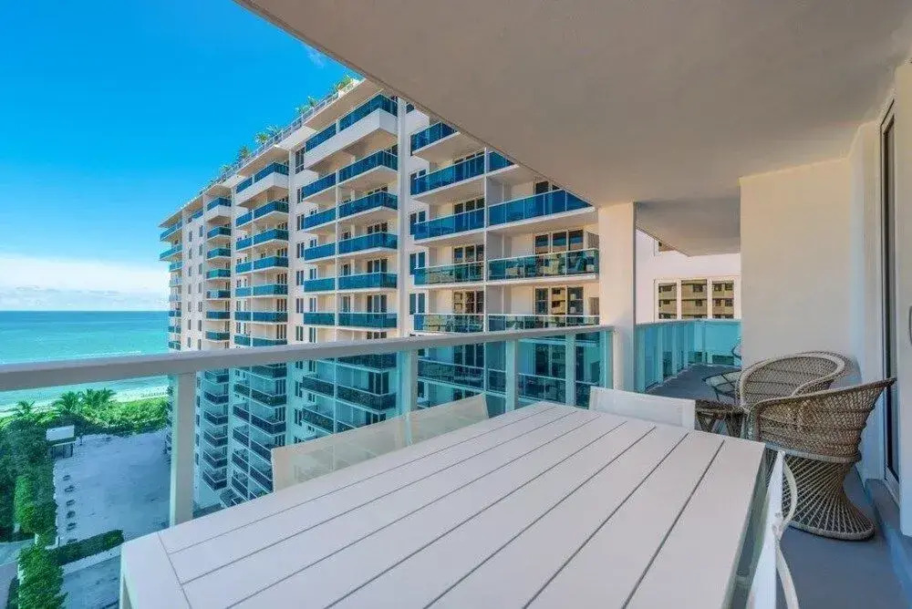 Eco-hotel Condo #239377 2 Bedrooms 2.5 Bathrooms Hotel Room