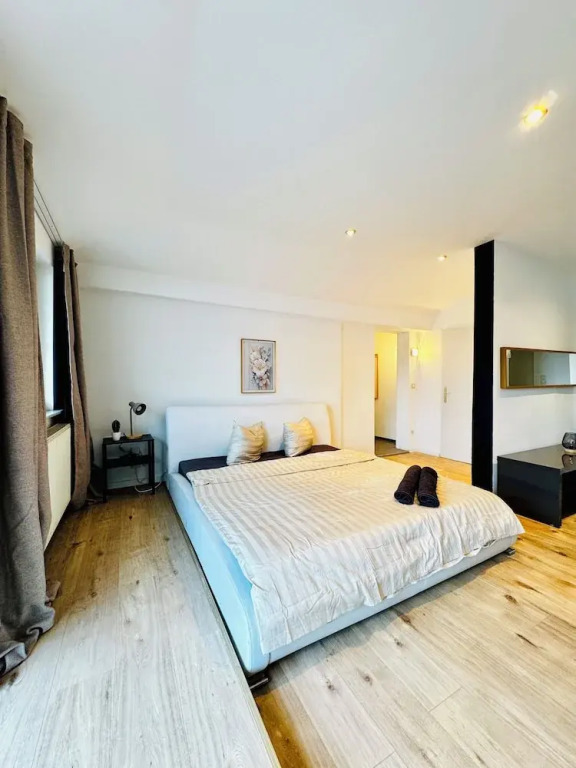 2BR Apt With Balcony Blumengärten