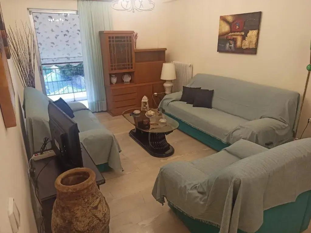 Comfortable apartment 100m from the sea