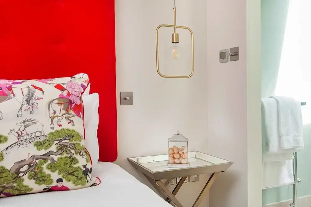 Quirky 2BR flat with terrace, near Shoreditch!