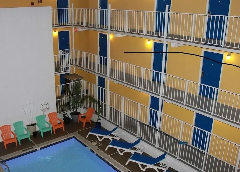 Seaside Inn & Suites