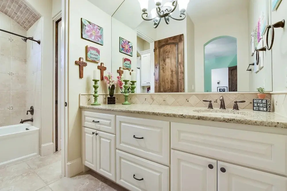 Big View Drive Home 7 Bedrooms 6.5 Bathrooms Home