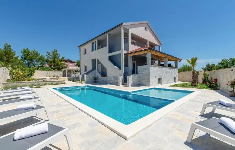 Amazing Home in Benkovac With Outdoor Swimming Pool, Wifi and 6 Bedrooms