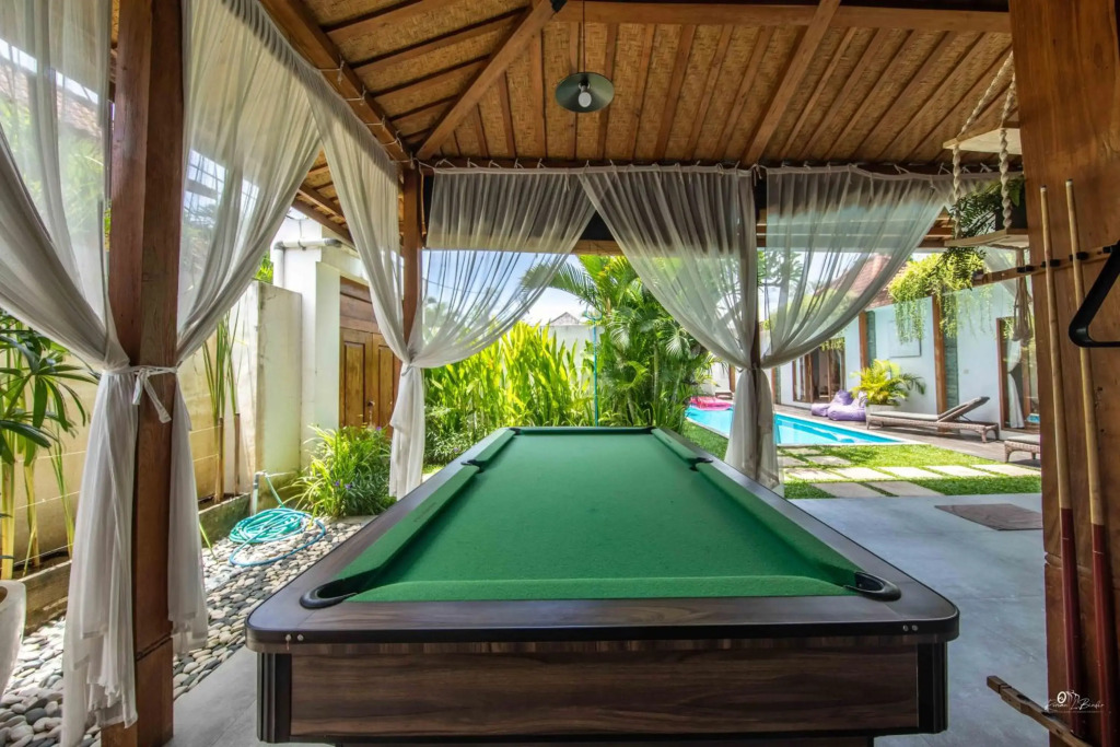 Elvano villa in heart of seminyak and near beach
