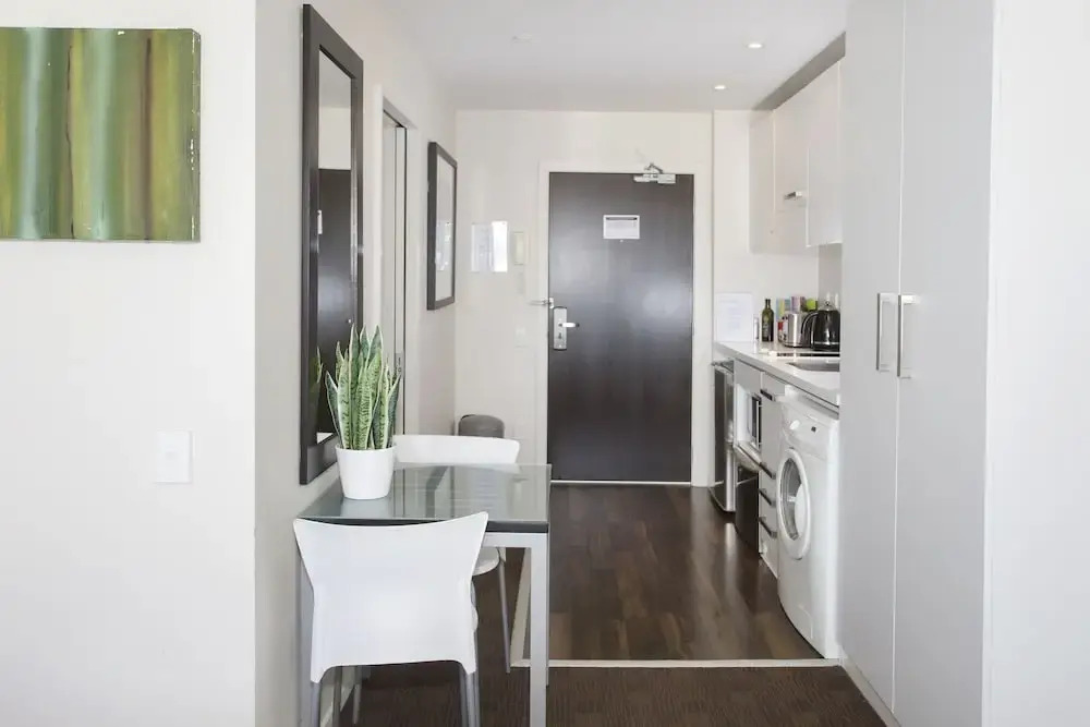 TOWNY - Studio Apartment with Sea Views