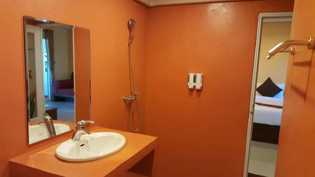 family guesthouse chaweng