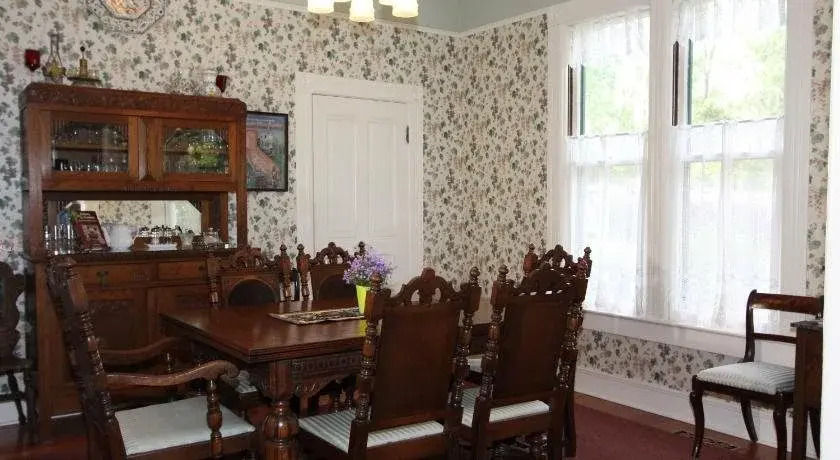 Case Ranch Inn