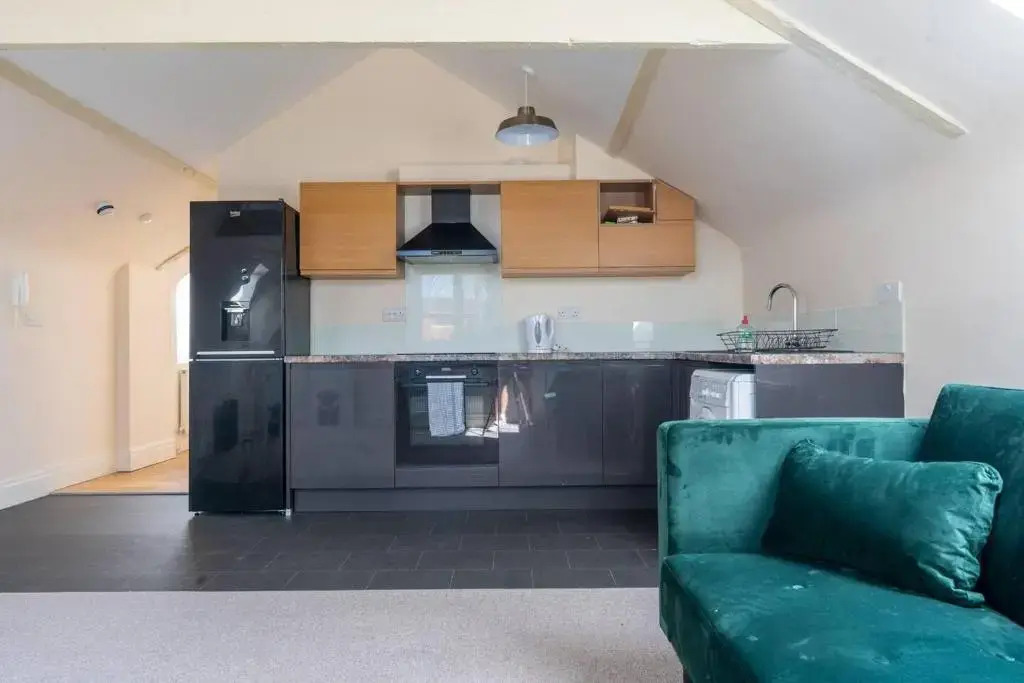 1 Bed Flat - Sleeps 2 - Parking - Wifi