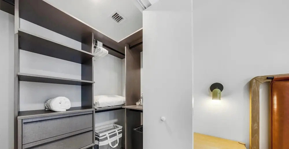 The Crosby Exclusive Condo - Pool & Gym