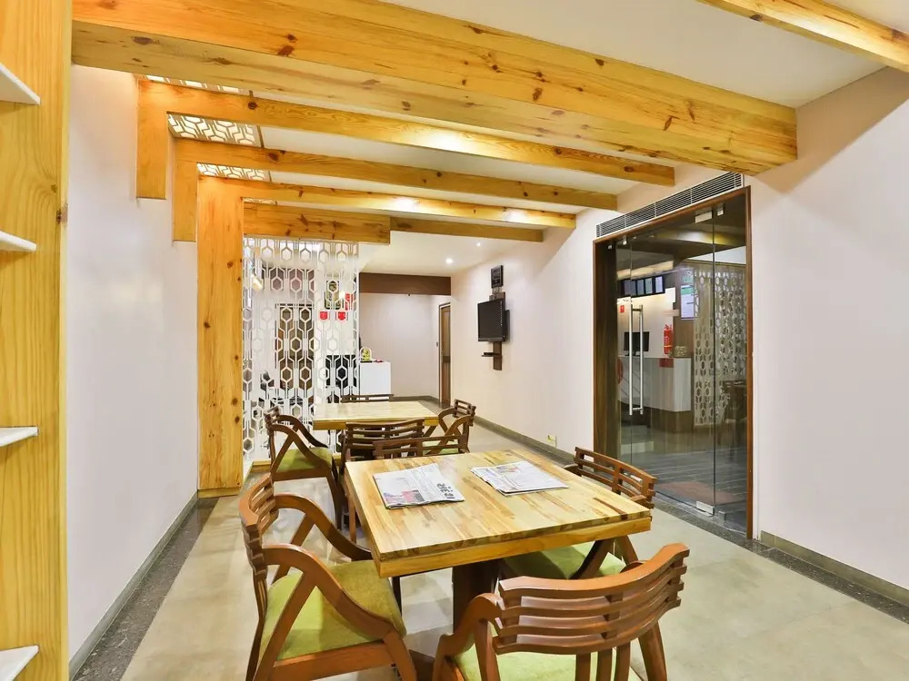 OYO 13420 Hotel Adendip Inn