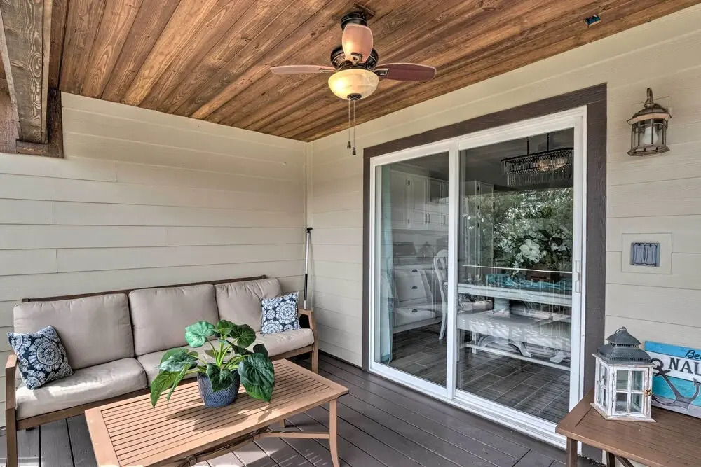 Lakefront Resort Living: Pool, Golf, Tennis & More