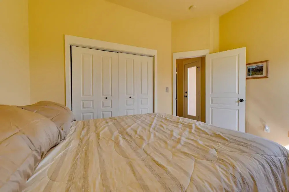 West Richland Home w/ Vineyard & Mountain Views!