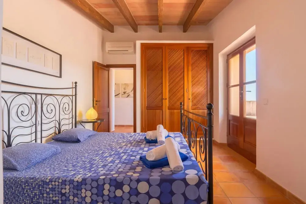 Can Revell villa with Pool & Jacuzzi